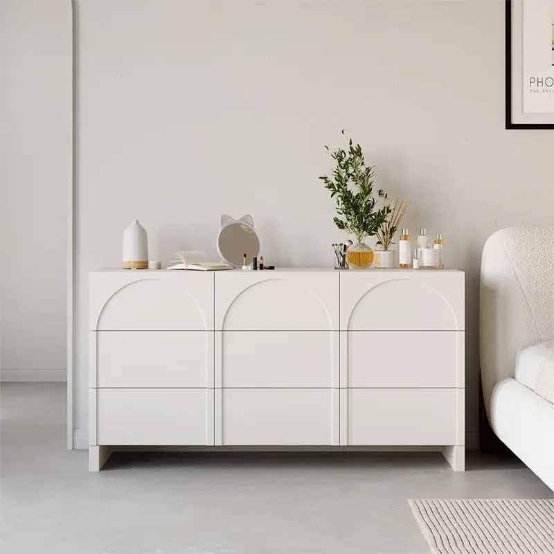Regina Dresser